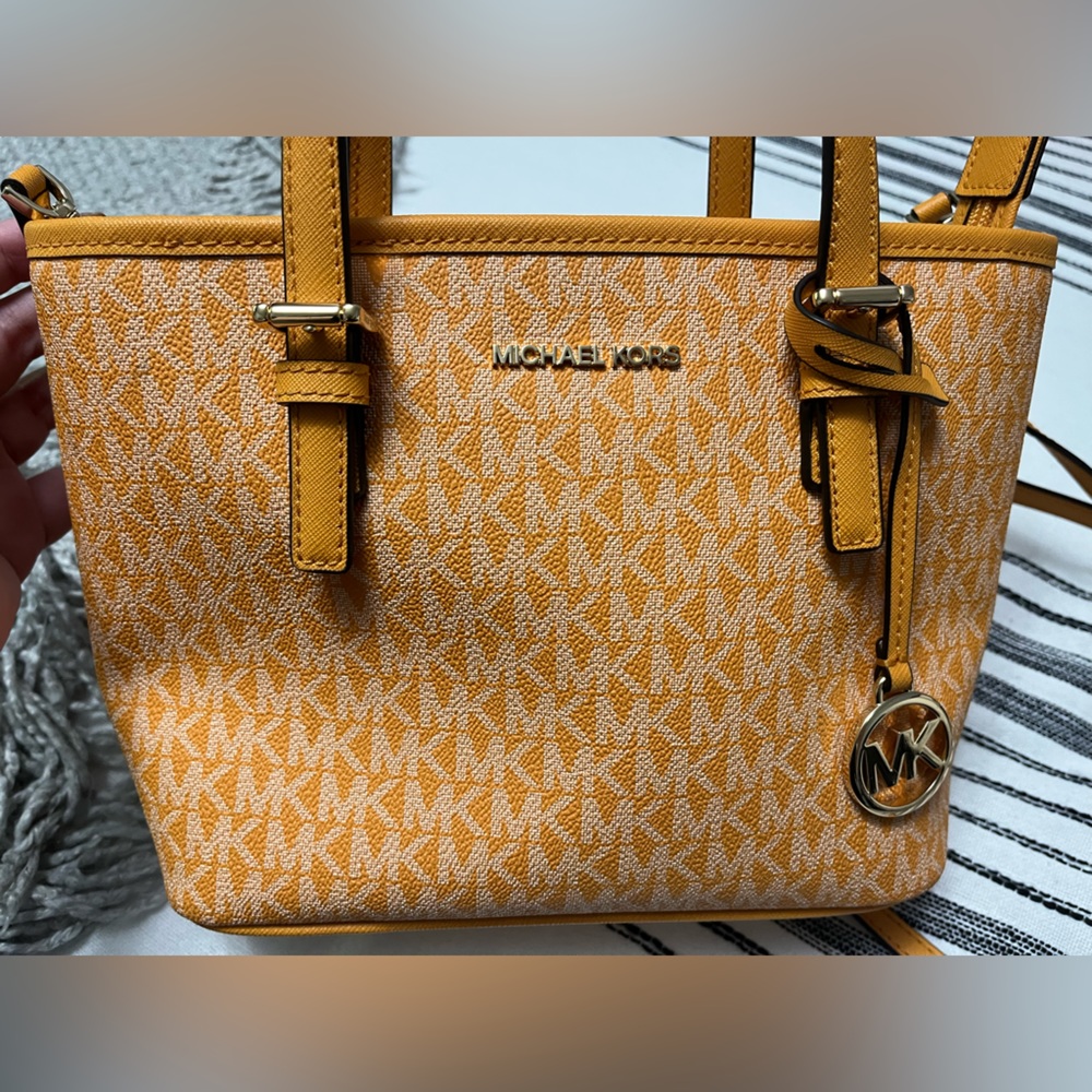 Michael Kors Jet Set Travel Bag